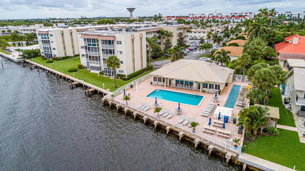 En Venta: $319,000 (2 camas, 2 baños, 911 Pies cuadrados)