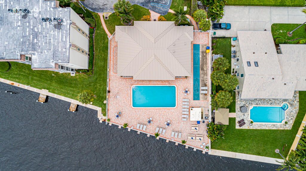 En Venta: $319,000 (2 camas, 2 baños, 911 Pies cuadrados)