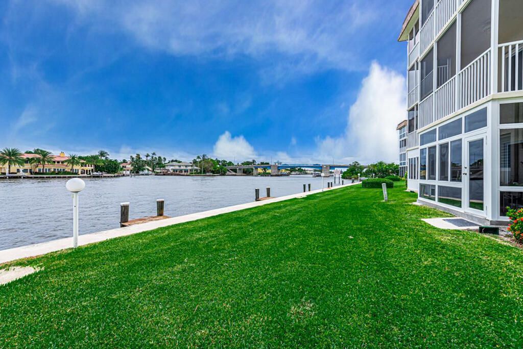 En Venta: $319,000 (2 camas, 2 baños, 911 Pies cuadrados)