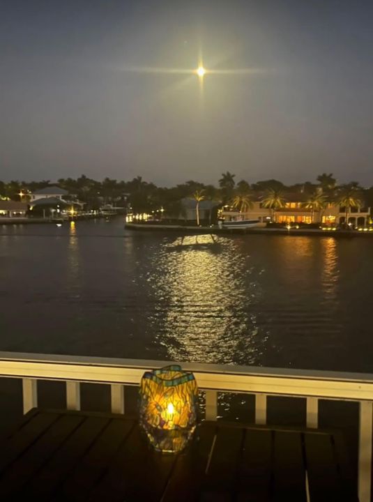 En Venta: $319,000 (2 camas, 2 baños, 911 Pies cuadrados)