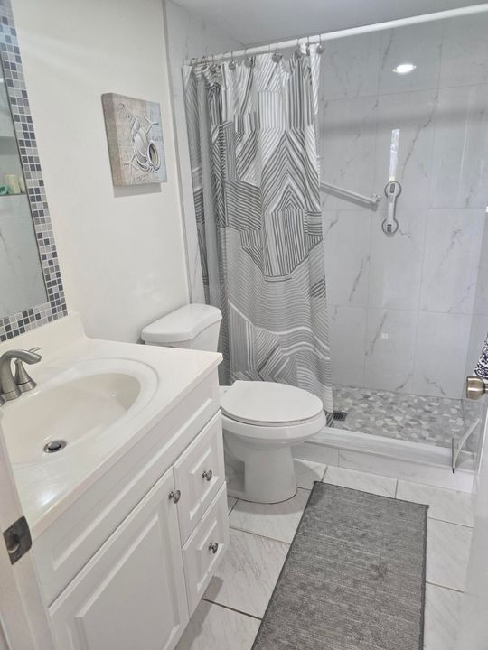 For Rent: $1,600 (1 beds, 1 baths, 834 Square Feet)