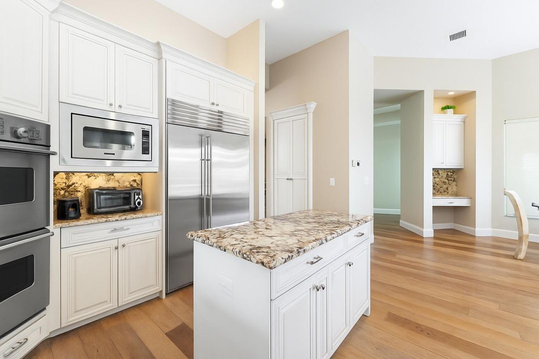 For Sale: $1,895,000 (4 beds, 3 baths, 3745 Square Feet)