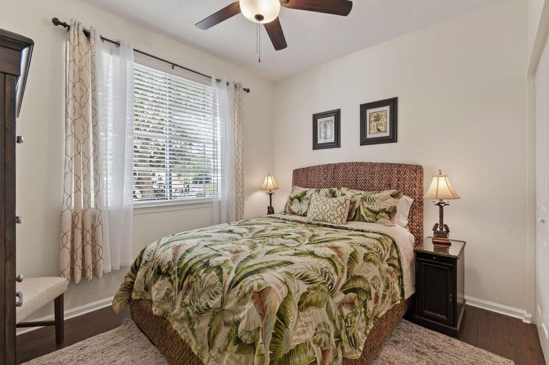 For Rent: $2,800 (2 beds, 1 baths, 946 Square Feet)