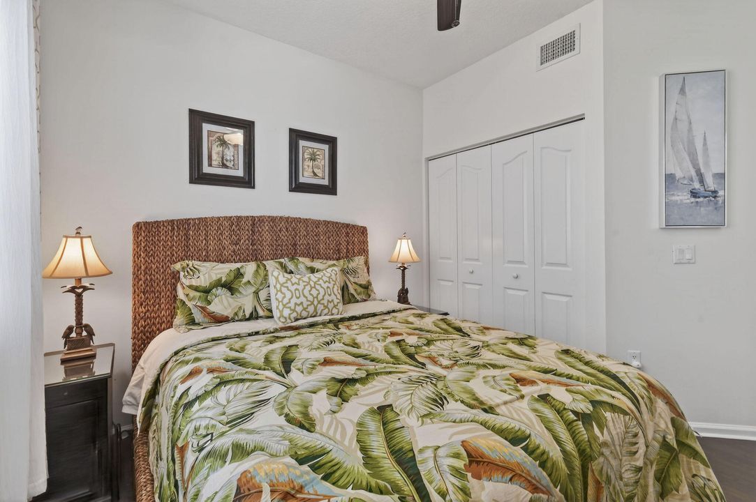 For Rent: $2,800 (2 beds, 1 baths, 946 Square Feet)