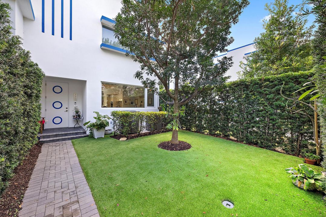 For Sale: $2,100,000 (3 beds, 3 baths, 2401 Square Feet)