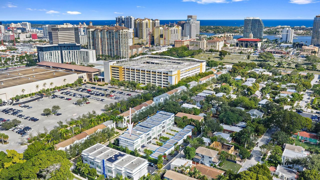 For Sale: $2,100,000 (3 beds, 3 baths, 2401 Square Feet)