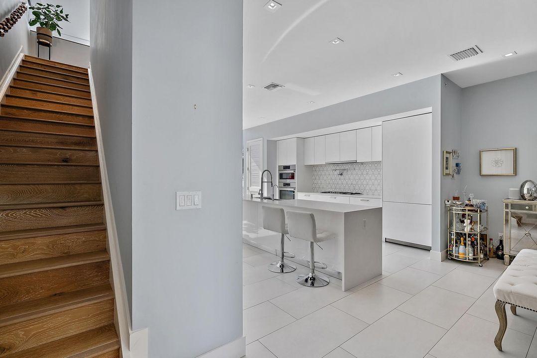 For Sale: $2,100,000 (3 beds, 3 baths, 2401 Square Feet)