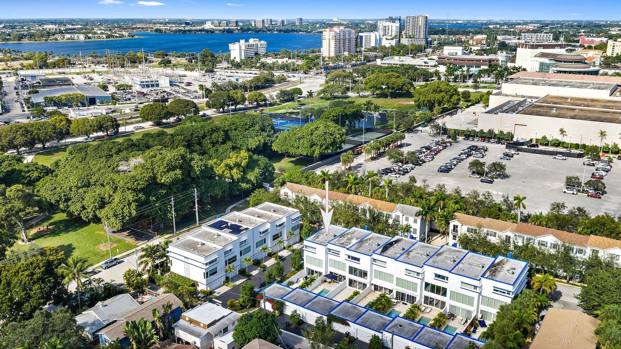 For Sale: $2,100,000 (3 beds, 3 baths, 2401 Square Feet)