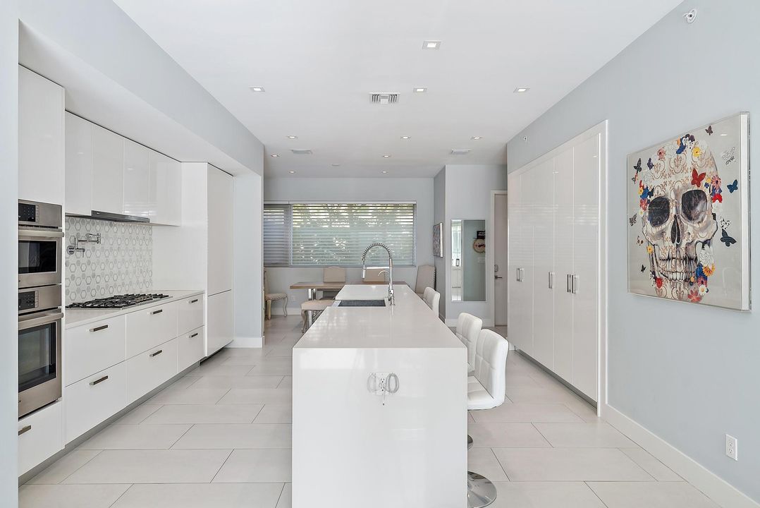 For Sale: $2,100,000 (3 beds, 3 baths, 2401 Square Feet)