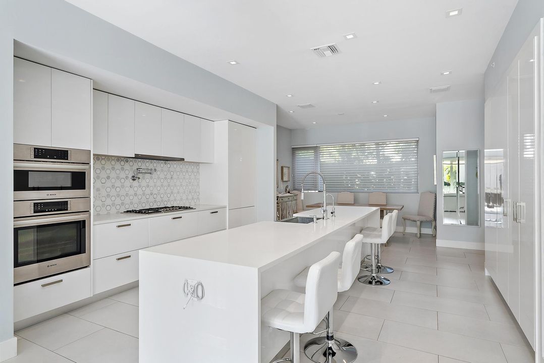 For Sale: $2,100,000 (3 beds, 3 baths, 2401 Square Feet)