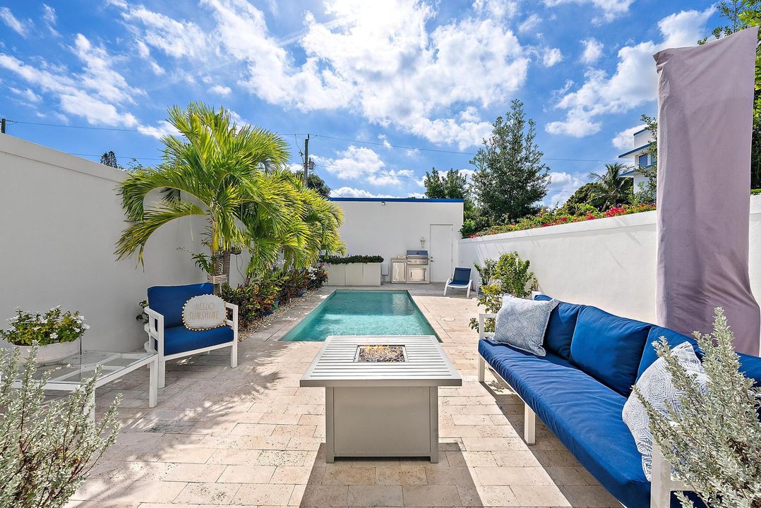 For Sale: $2,100,000 (3 beds, 3 baths, 2401 Square Feet)