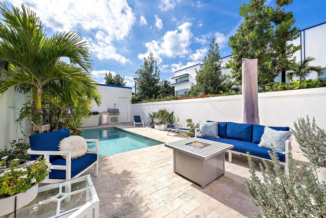 For Sale: $2,100,000 (3 beds, 3 baths, 2401 Square Feet)