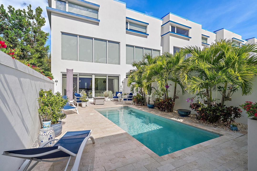 For Sale: $2,100,000 (3 beds, 3 baths, 2401 Square Feet)