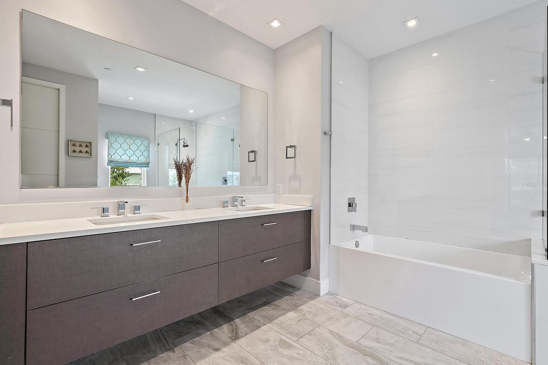 For Sale: $2,100,000 (3 beds, 3 baths, 2401 Square Feet)