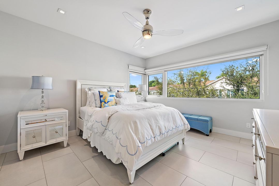 For Sale: $2,100,000 (3 beds, 3 baths, 2401 Square Feet)