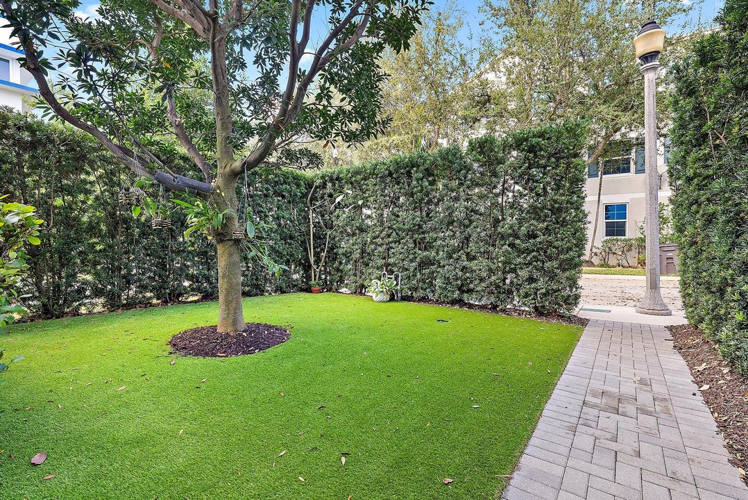 For Sale: $2,100,000 (3 beds, 3 baths, 2401 Square Feet)