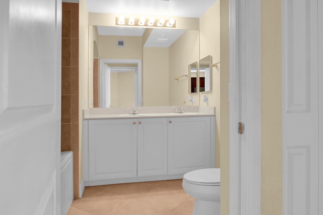 На продажу: $259,000 (2 спален, 2 ванн, 1164 Квадратных фут)