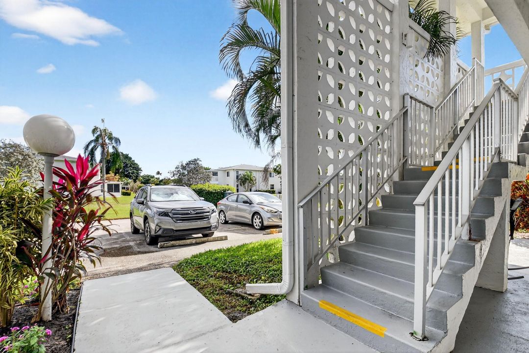 На продажу: $250,000 (2 спален, 2 ванн, 1084 Квадратных фут)