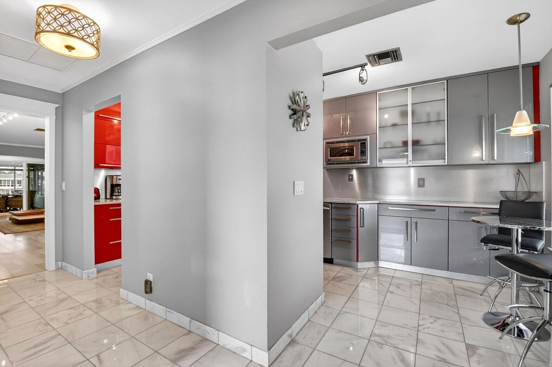 На продажу: $250,000 (2 спален, 2 ванн, 1084 Квадратных фут)