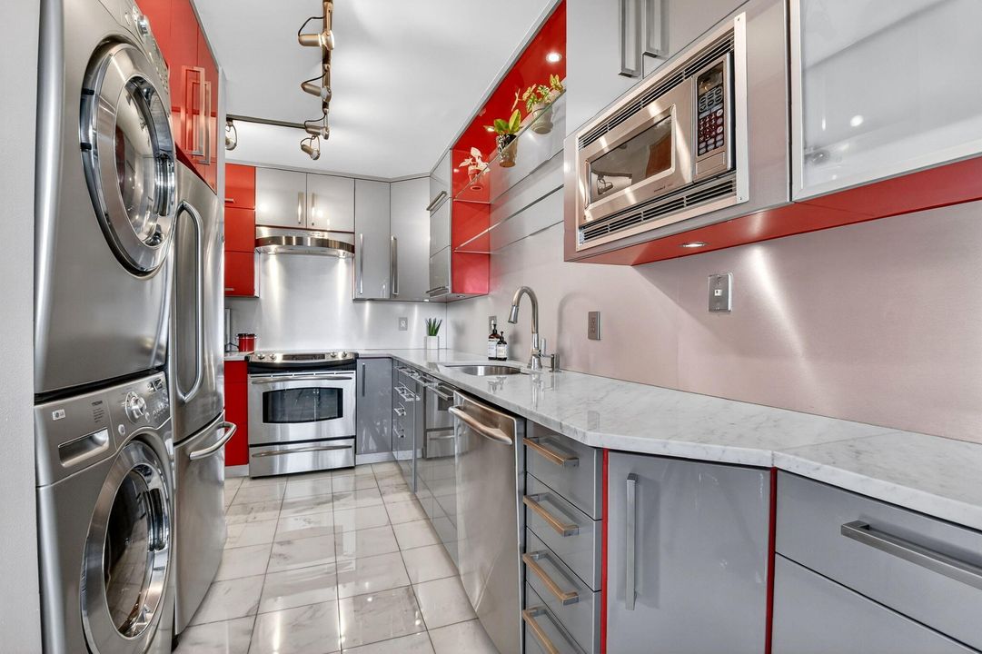 На продажу: $250,000 (2 спален, 2 ванн, 1084 Квадратных фут)