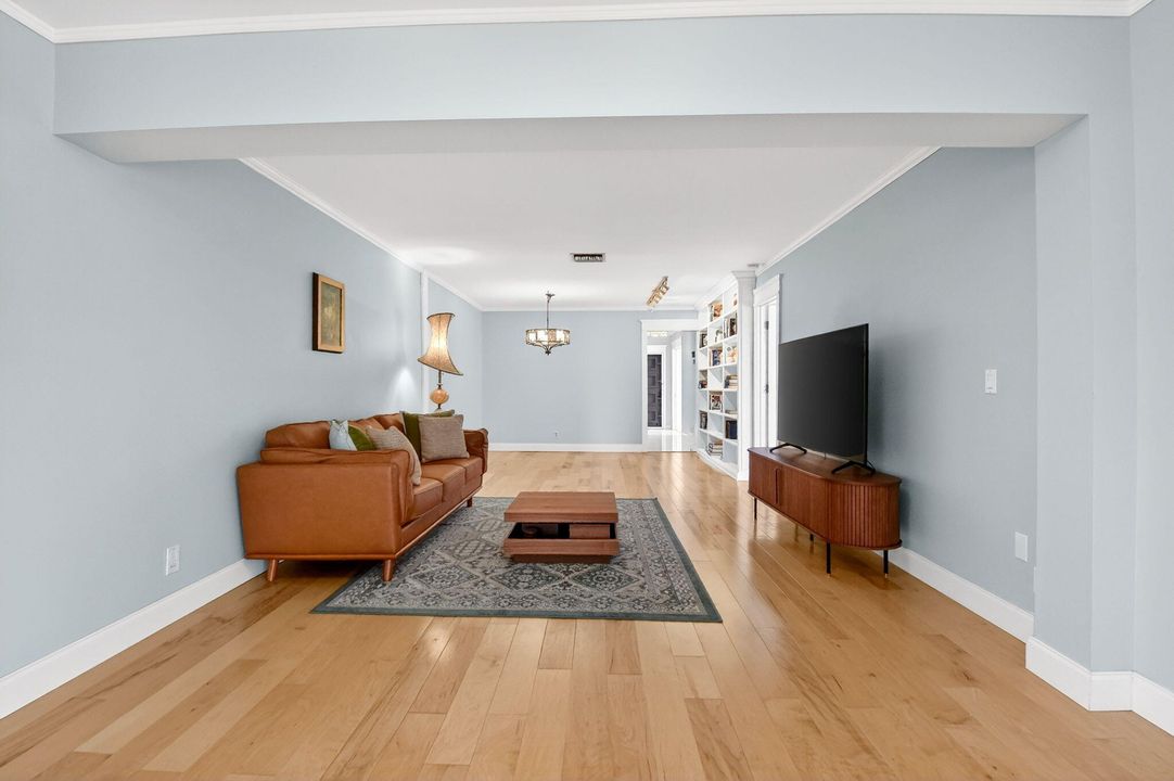 На продажу: $250,000 (2 спален, 2 ванн, 1084 Квадратных фут)