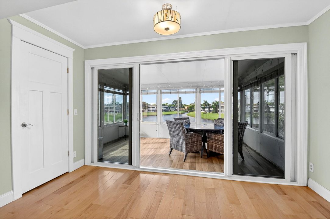 На продажу: $250,000 (2 спален, 2 ванн, 1084 Квадратных фут)