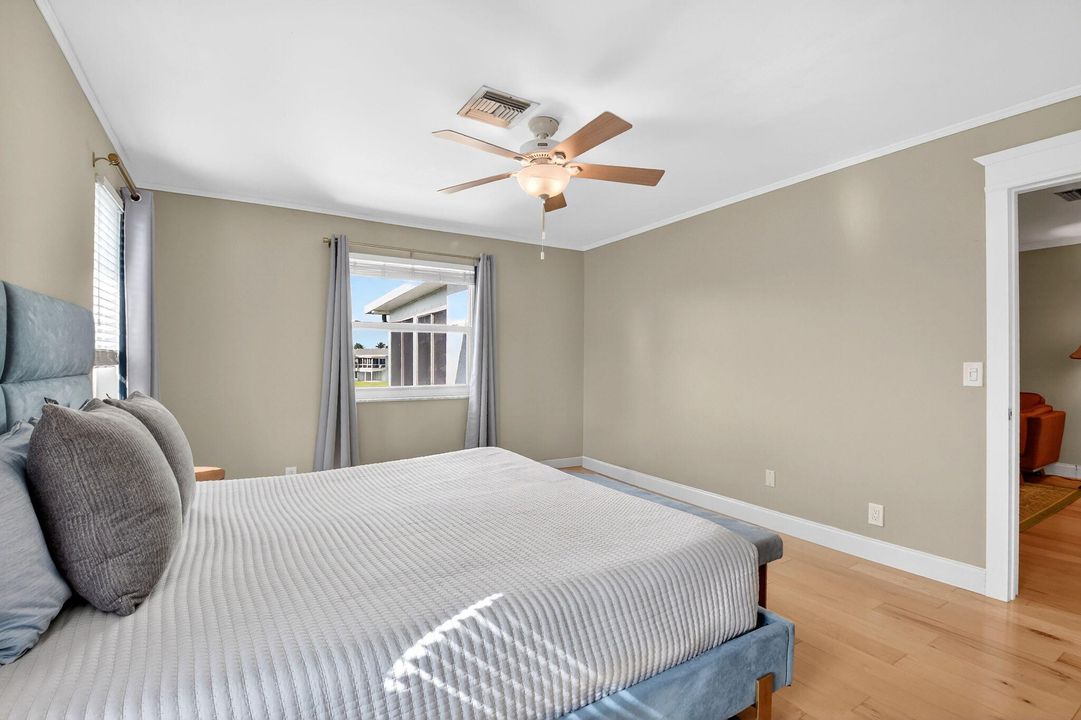 На продажу: $250,000 (2 спален, 2 ванн, 1084 Квадратных фут)