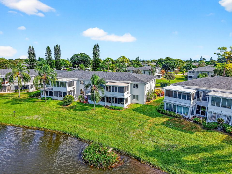 На продажу: $250,000 (2 спален, 2 ванн, 1084 Квадратных фут)