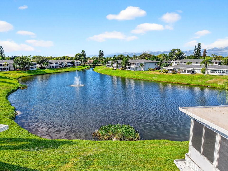 На продажу: $250,000 (2 спален, 2 ванн, 1084 Квадратных фут)