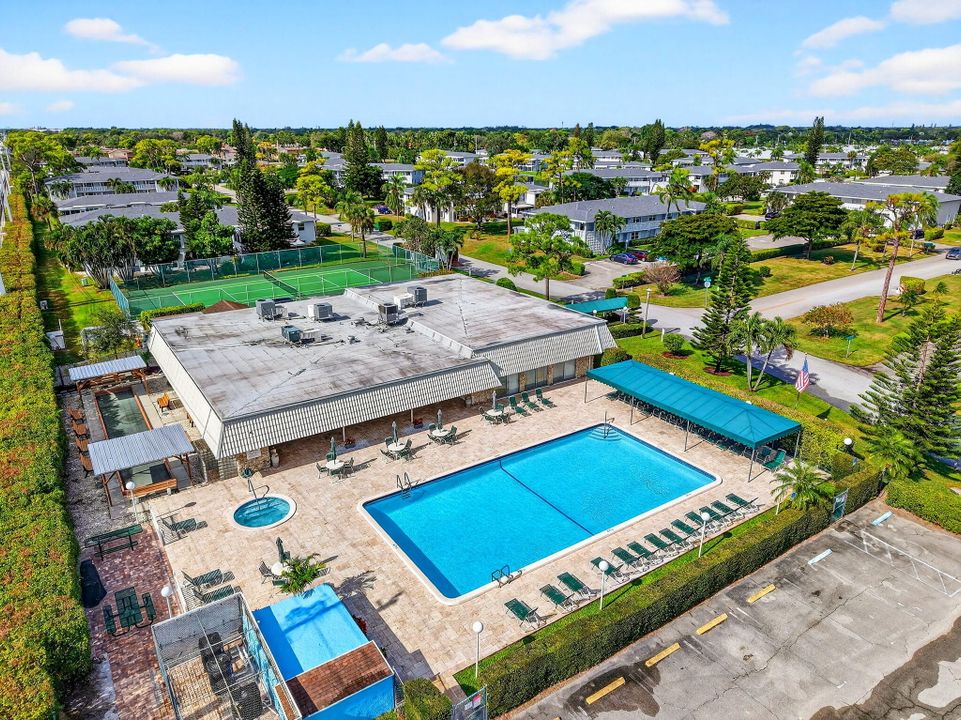 На продажу: $250,000 (2 спален, 2 ванн, 1084 Квадратных фут)