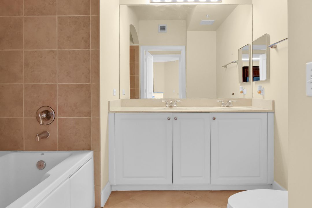 На продажу: $259,000 (2 спален, 2 ванн, 1164 Квадратных фут)