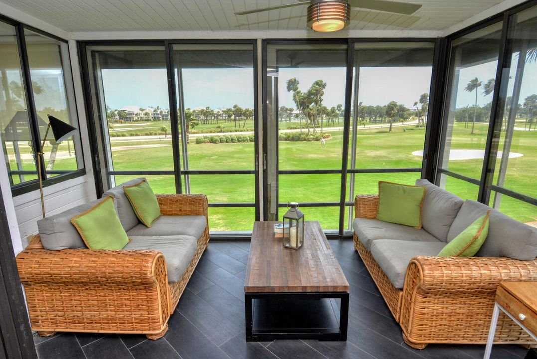 For Sale: $609,000 (3 beds, 3 baths, 1600 Square Feet)