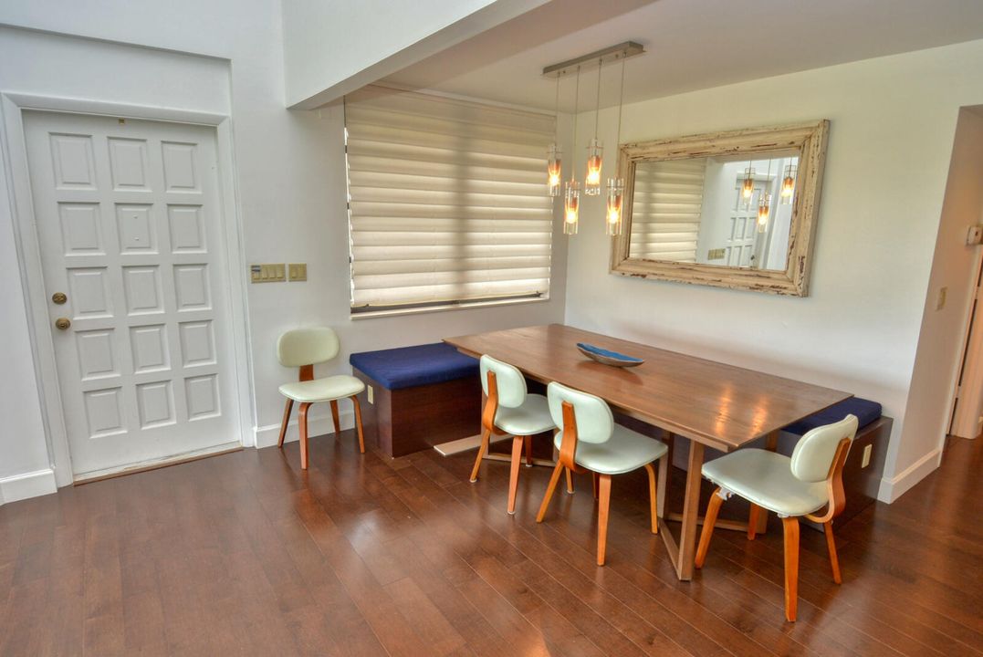 For Sale: $609,000 (3 beds, 3 baths, 1600 Square Feet)