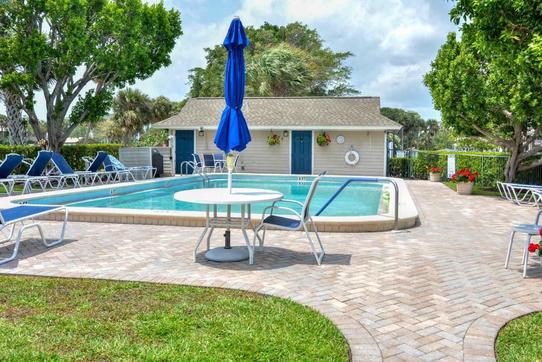 For Sale: $609,000 (3 beds, 3 baths, 1600 Square Feet)