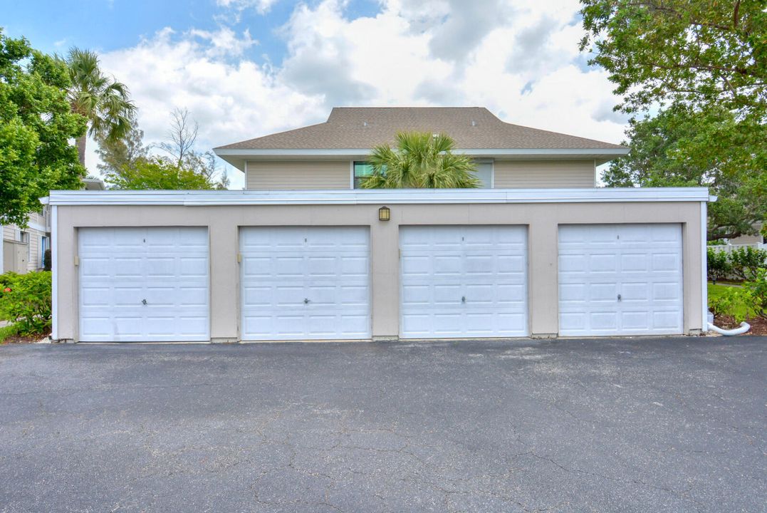 For Sale: $609,000 (3 beds, 3 baths, 1600 Square Feet)