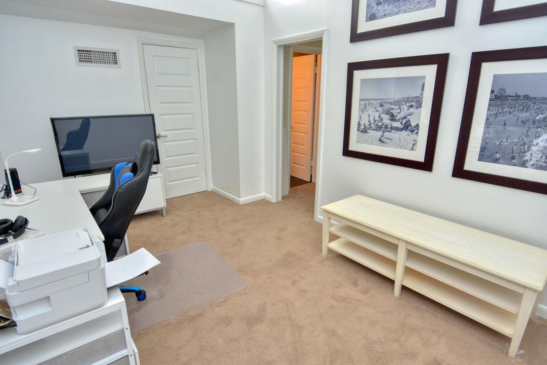 For Sale: $609,000 (3 beds, 3 baths, 1600 Square Feet)