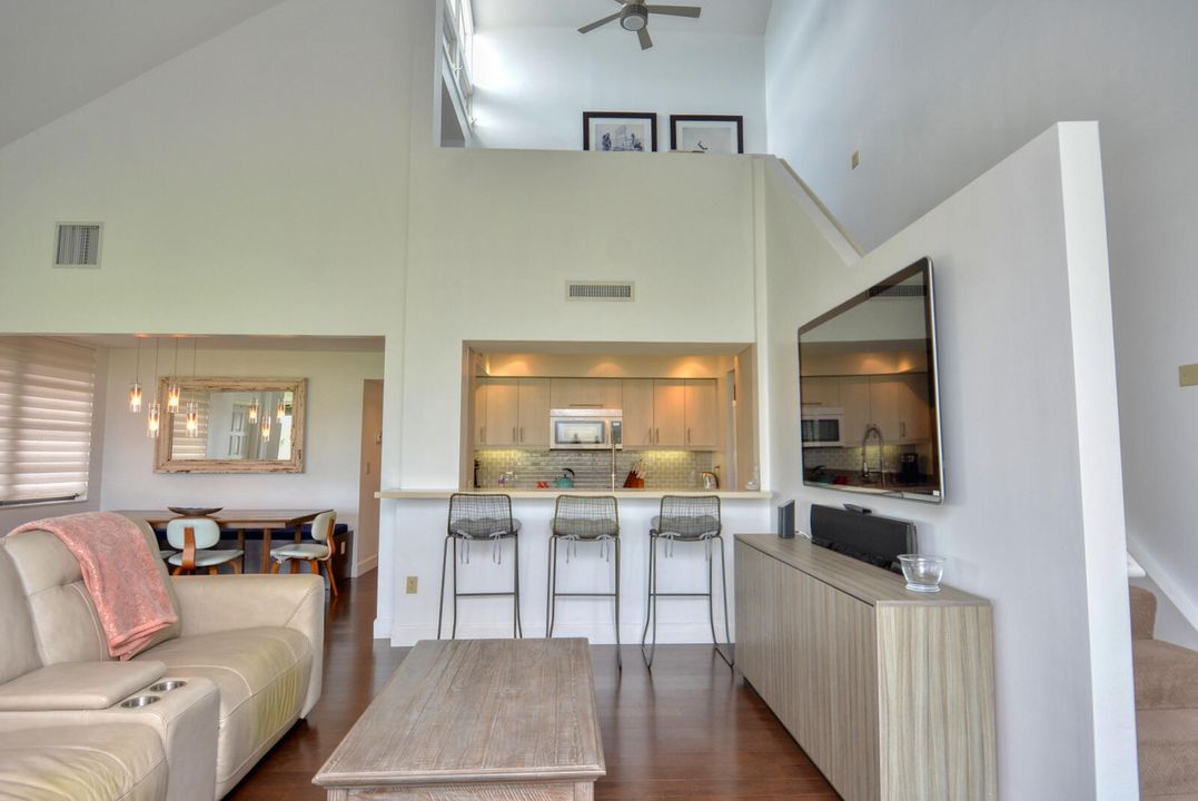 For Sale: $609,000 (3 beds, 3 baths, 1600 Square Feet)