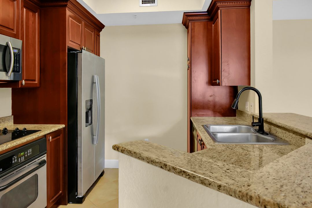 На продажу: $259,000 (2 спален, 2 ванн, 1164 Квадратных фут)