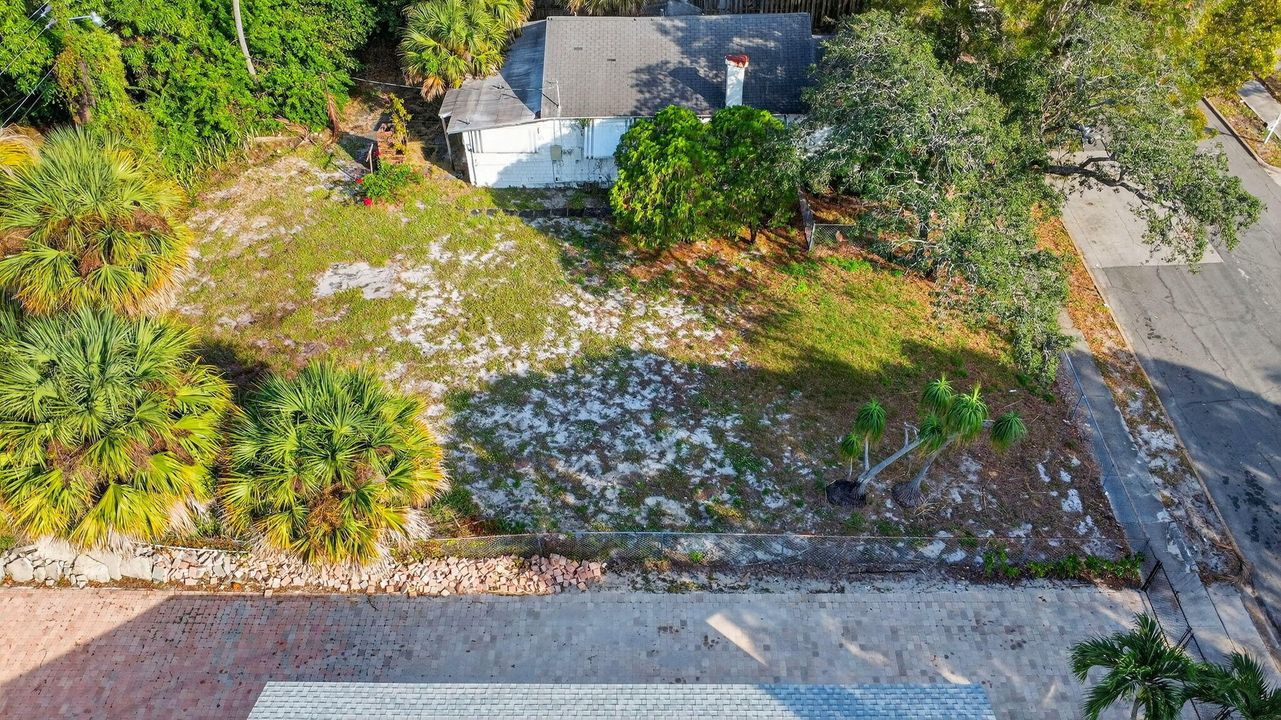 For Sale: $225,000 (3 beds, 2 baths, 1188 Square Feet)