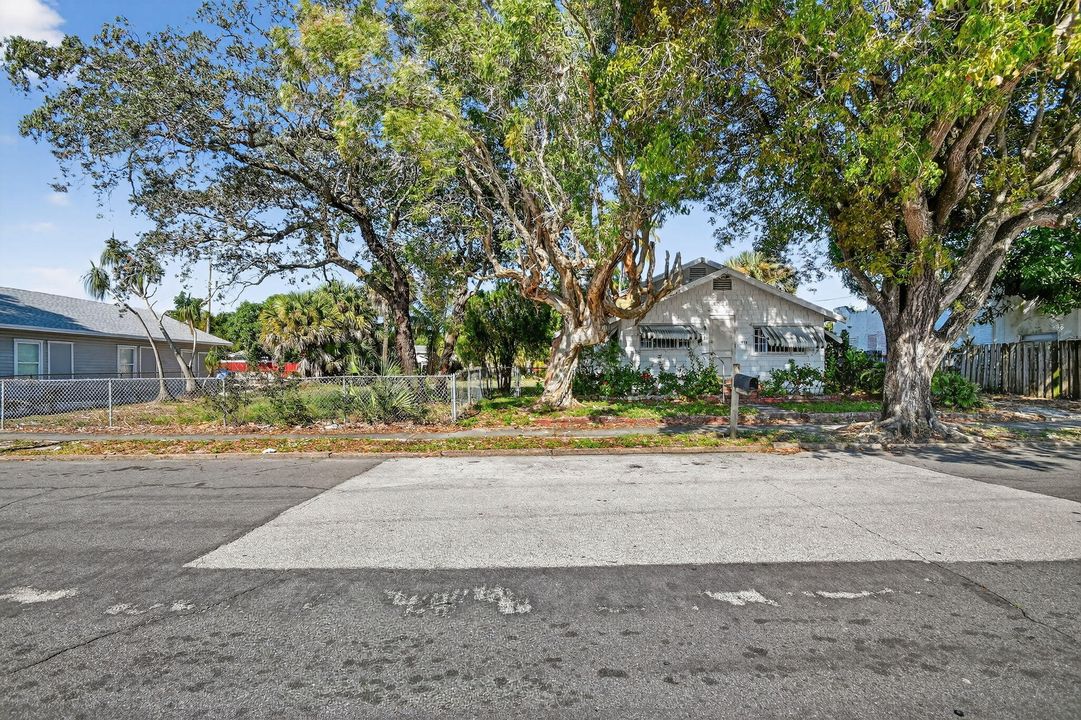For Sale: $225,000 (3 beds, 2 baths, 1188 Square Feet)