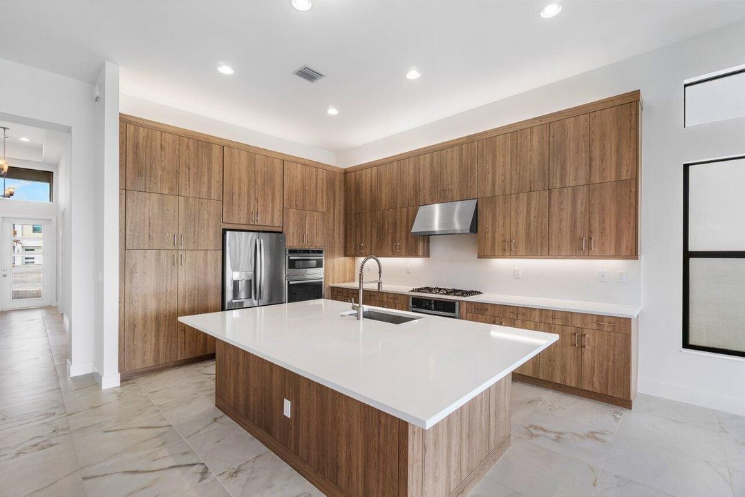 待售: $1,700,000 (3 贝兹, 3 浴室, 2573 平方英尺)