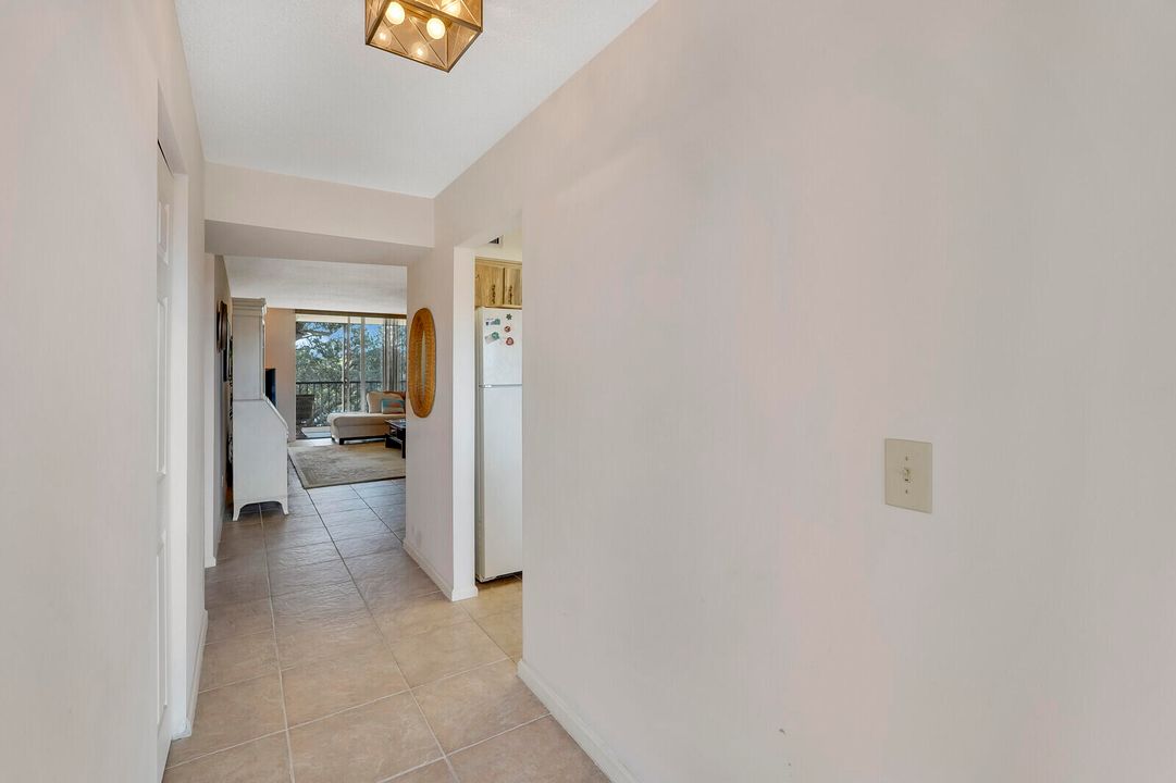 На продажу: $149,000 (2 спален, 2 ванн, 1110 Квадратных фут)