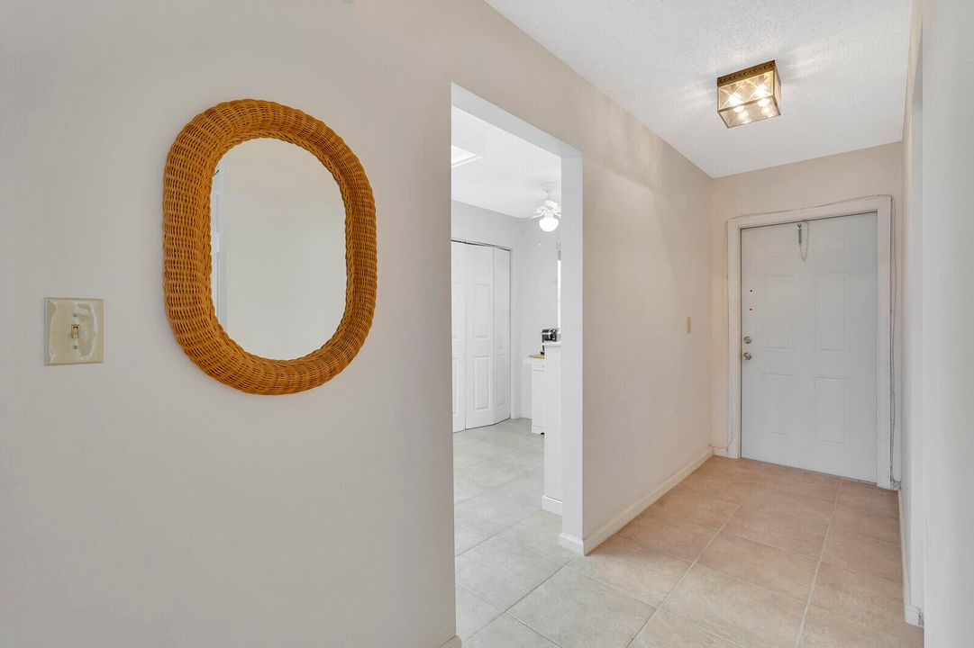 На продажу: $149,000 (2 спален, 2 ванн, 1110 Квадратных фут)