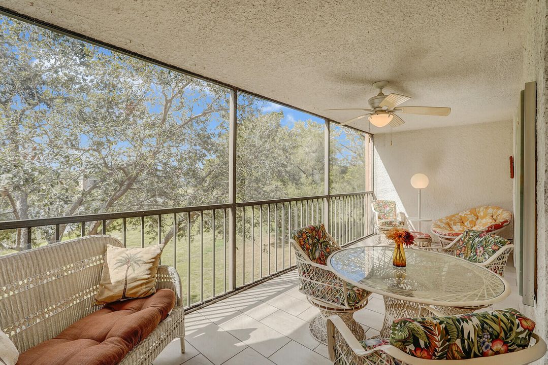 На продажу: $149,000 (2 спален, 2 ванн, 1110 Квадратных фут)