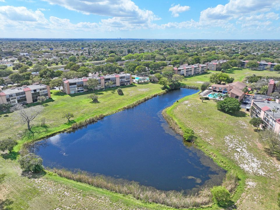 На продажу: $149,000 (2 спален, 2 ванн, 1110 Квадратных фут)