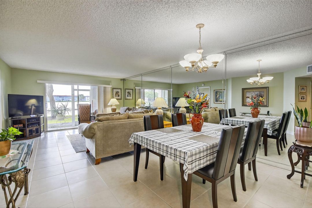 For Sale: $265,000 (2 beds, 2 baths, 1082 Square Feet)