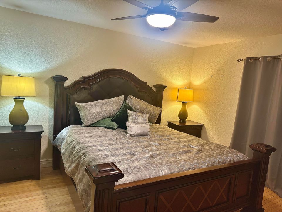 В аренду: $4,500 (4 спален, 2 ванн, 2039 Квадратных фут)