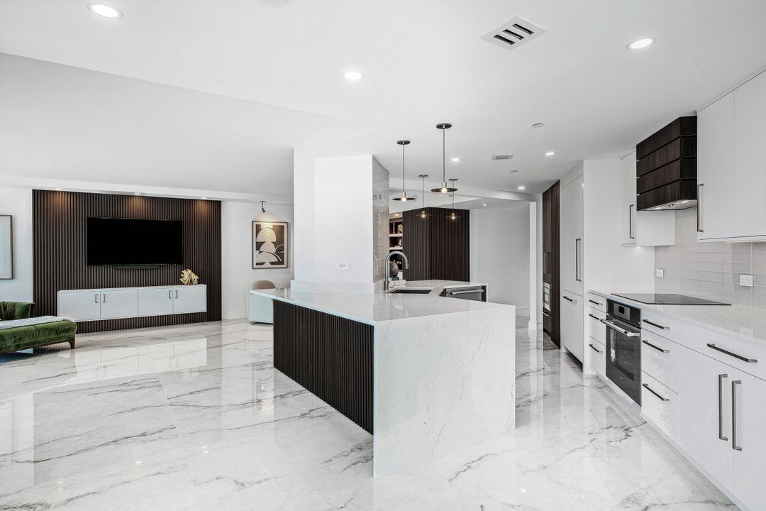 На продажу: $3,950,000 (3 спален, 2 ванн, 2091 Квадратных фут)