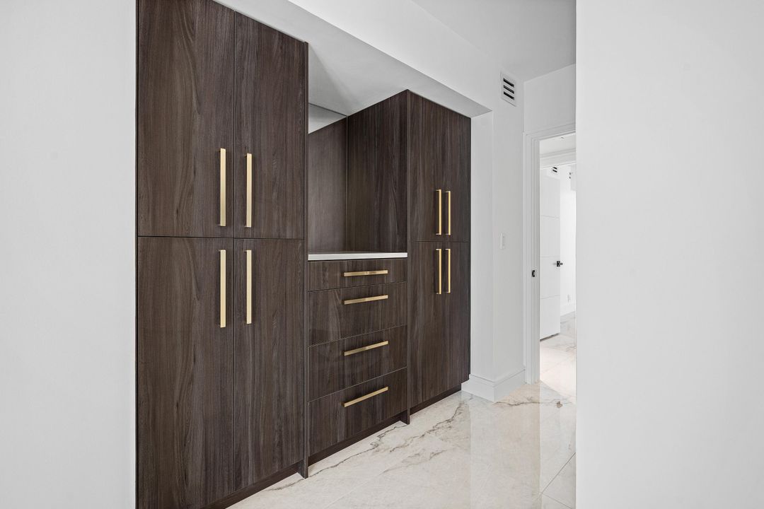 На продажу: $3,950,000 (3 спален, 2 ванн, 2091 Квадратных фут)