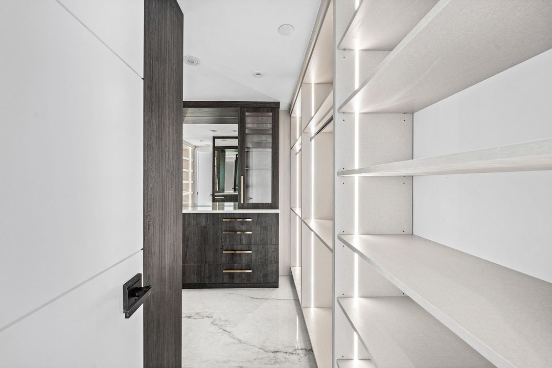 На продажу: $3,950,000 (3 спален, 2 ванн, 2091 Квадратных фут)